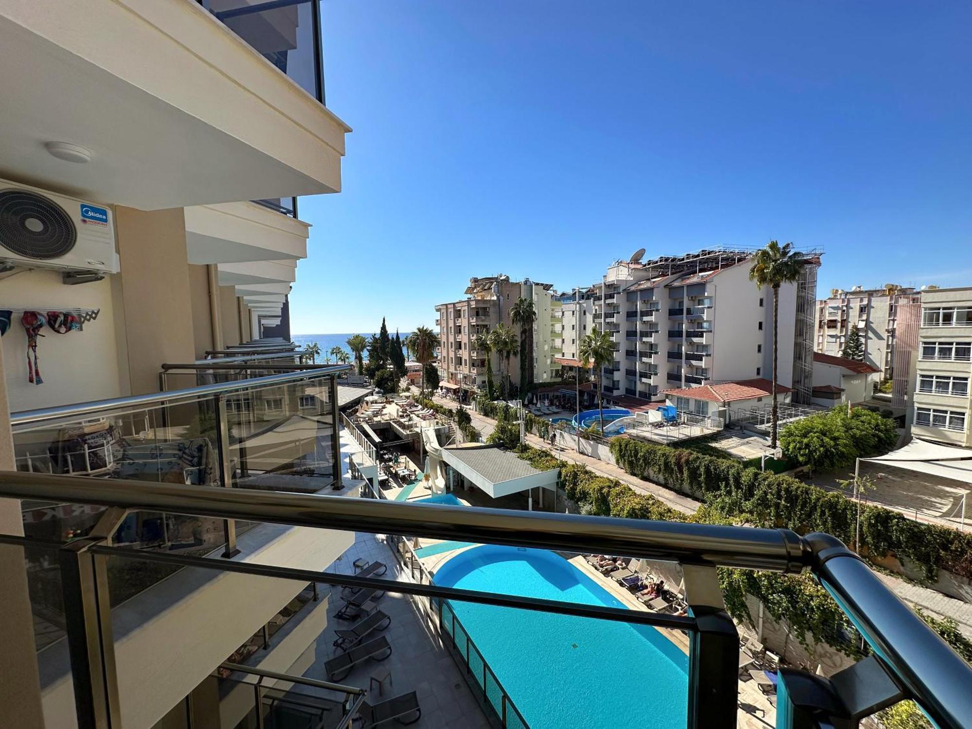 Monte Carlo Hotel Аланя Екстериор снимка